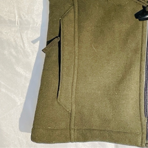 Eddie Bauer vest, Sz XS, Olive Green. Zip up, toggle closures.P2P 17” Length 24” - Picture 5 of 10
